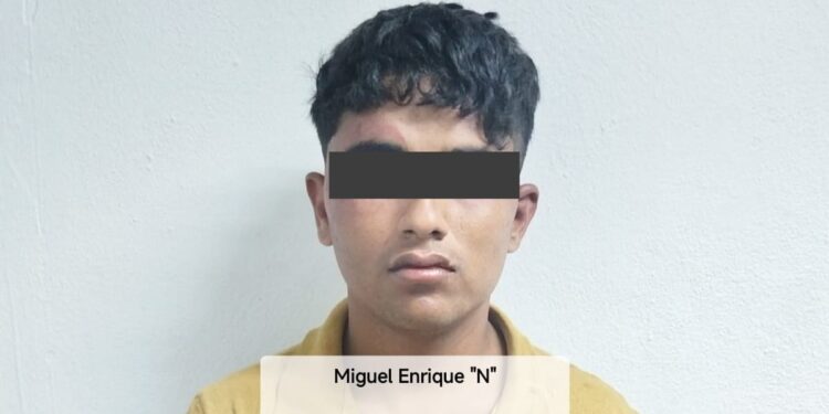 Intenta asaltar a un civil y lo detiene la policía con moto robada