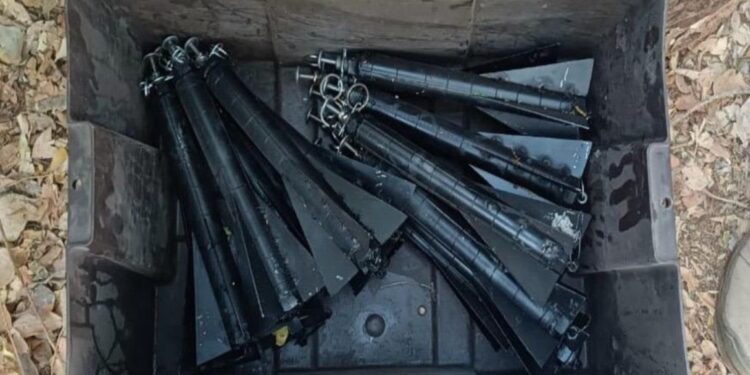 Encuentran explosivos, municiones y equipo táctico en sierra de Rosario