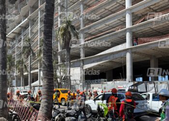 Trabajador de la construcción muere tras caerle madera en Mazatlán