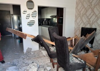 Derrumbe en techo de vivienda deja a dos menores lesionadas, en Culiacán