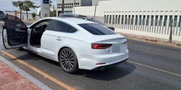 Abandonan auto de lujo y despojan otro en Montebello, en Culiacán