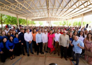 Gestionar mejores condiciones laborales para docentes federales del norte de Sinaloa, compromiso del Gobernador Rocha