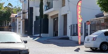 Ataque a balazos a dos domicilios en la colonia Lázaro Cárdenas deja un hombre sin vida