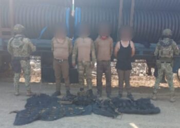 Detiene Ejército Mexicano a cuatro civiles en poder de armas, cargadores, cartuchos y equipo táctico en Rosario