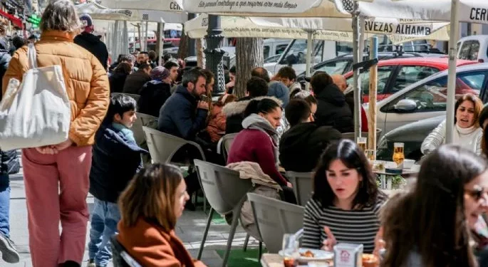 Menores tienden a imitar el patrón de consumo de alcohol de sus progenitores: esto dice un experto