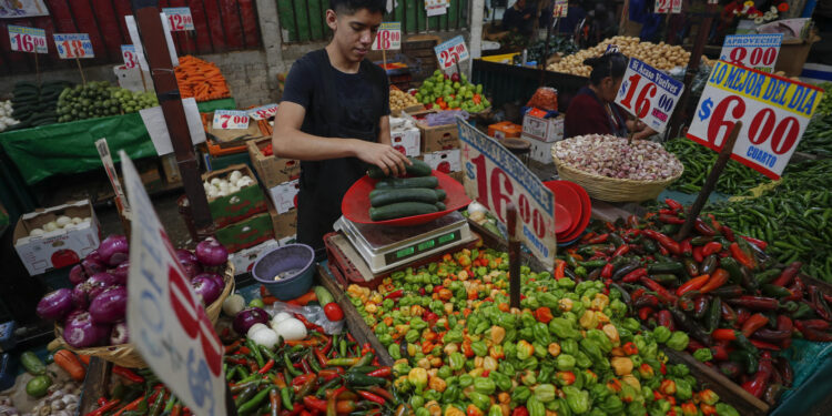 Inflación acelera a 3.93% durante abril
