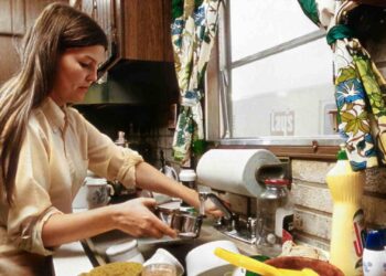 Madres trabajadoras en México, entre barreras laborales y sobrecarga de tareas de cuidado
