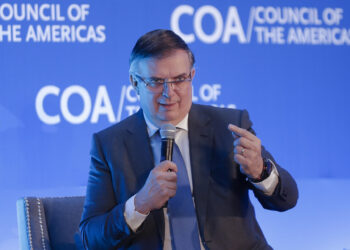 EE.UU. aplicará descuentos arancelarios a México de entre 40 y 50% en autos y autopartes: Ebrard