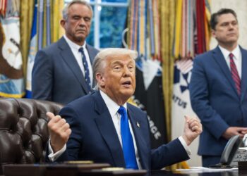 Trump dice que México y Canadá no respetan el T-MEC y que pronto se renegociará