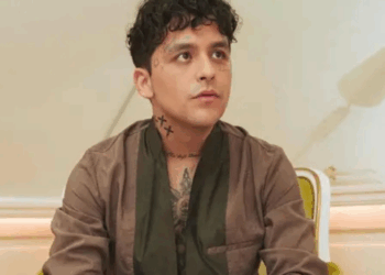 Christian Nodal lanzará su propia marca de ropa con estilo vaquero-gótico