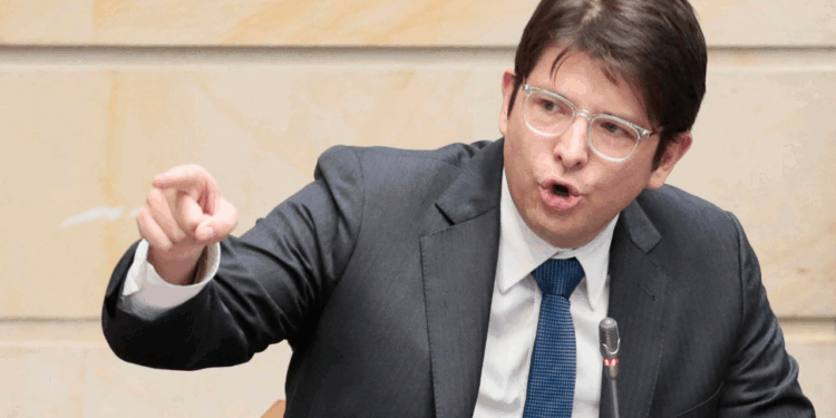 Sheinbaum condena el atentado con Miguel Uribe, aspirante presidencial colombiano