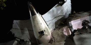 Hallan a un sobreviviente del accidente aéreo de Air India