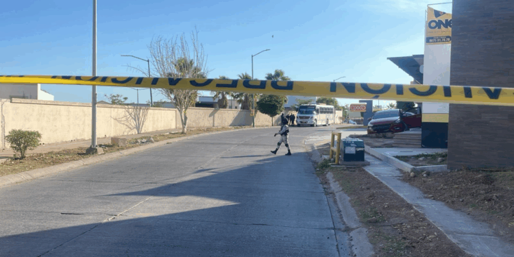 Mujer y hombre resultan heridos en enfrentamiento armado en Culiacán
