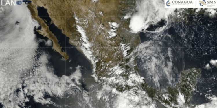¡Alerta en el Pacífico! Se forma ciclón tropical Cuatro-E frente a las costas de Oaxaca y Guerrero