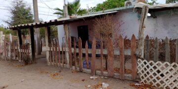 Rafaguean vivienda en El Quemadito, Costa Rica, al sur de Culiacán