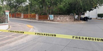 Ejecutan a joven y atropellan a un perro en Colinas, en Culiacán