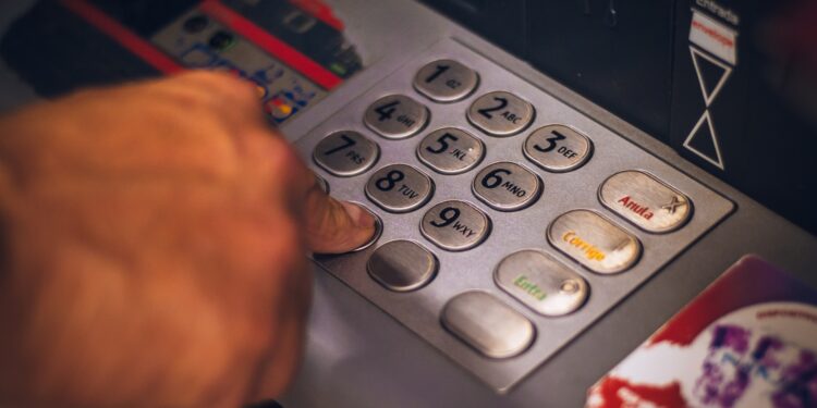 Cajeros automáticos sufrirán modificaciones a partir del 28 de junio, ¿Afectará a México?