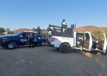 Localizan tres hombres asesinados en la carretera libre México 15 en San Ignacio
