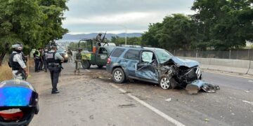 Se queda dormido al volante y choca contra un árbol en La Costerita; hay dos lesionados leves